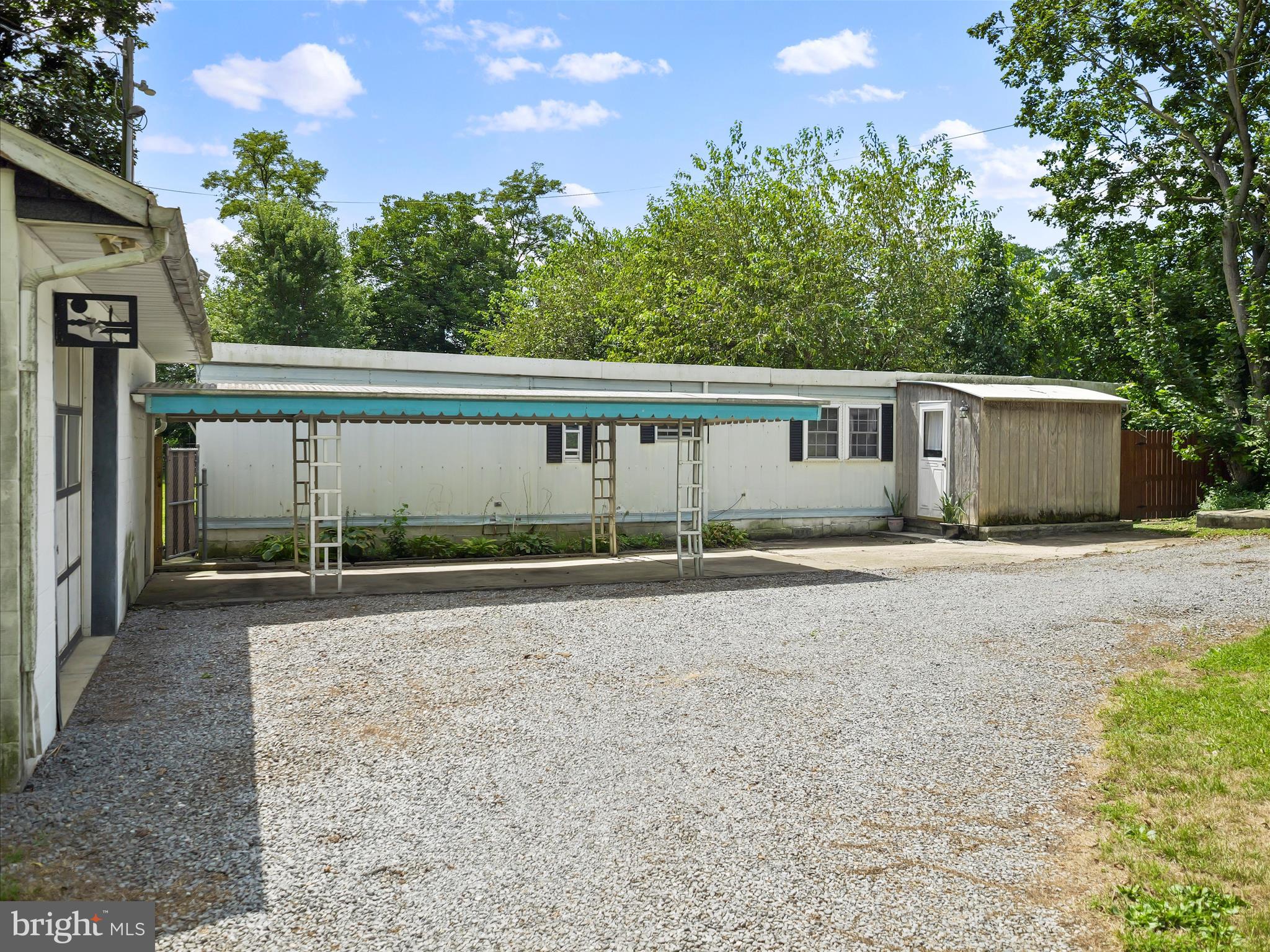 1284 State Line Road Waynesboro, PA 17268 - Photo 3 of 31 Front