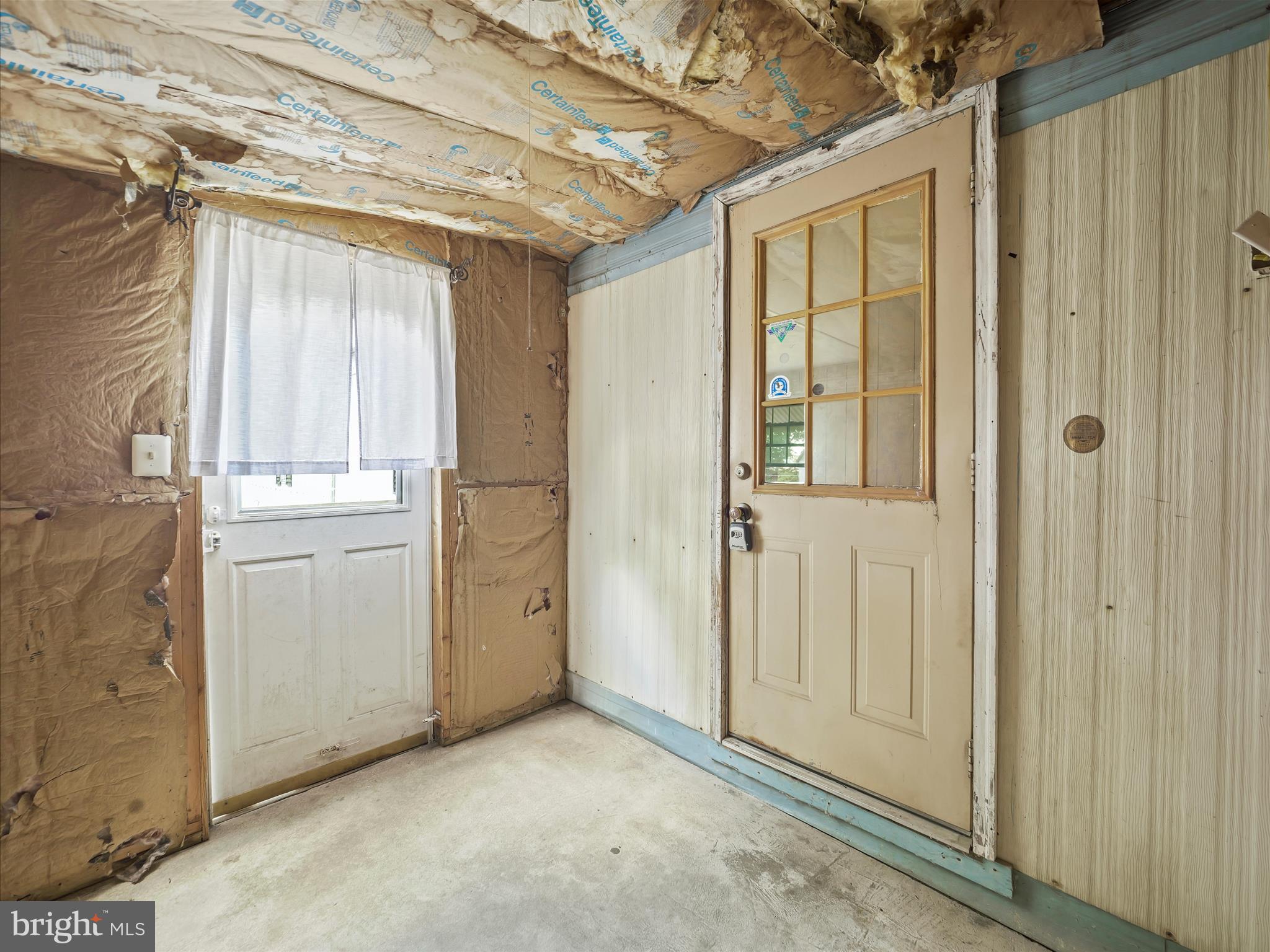 1284 State Line Road Waynesboro, PA 17268 - Photo 8 of 31 Entryway