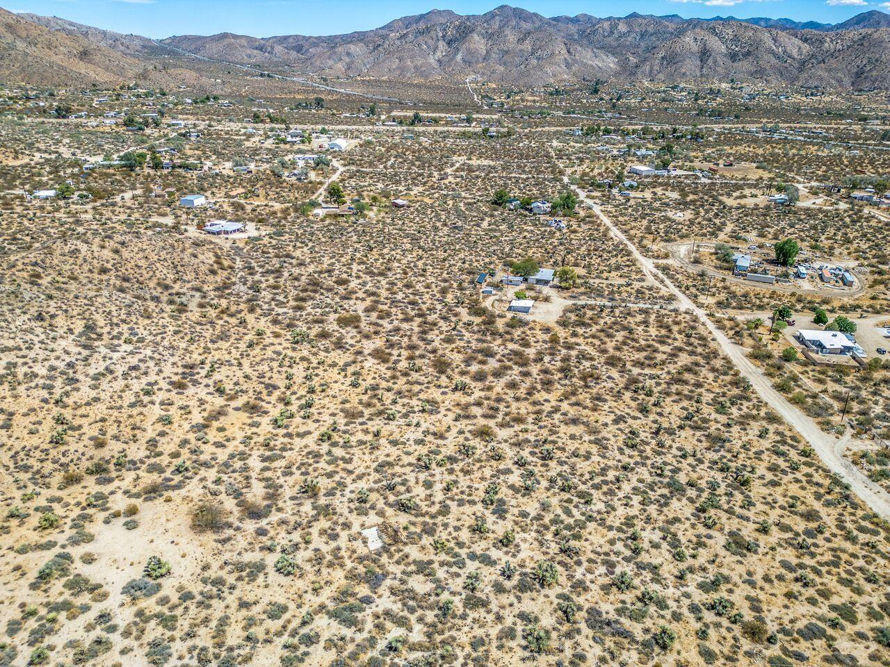 51944 Northridge Road Morongo Valley, CA 92256 - Photo 32 of 46 24