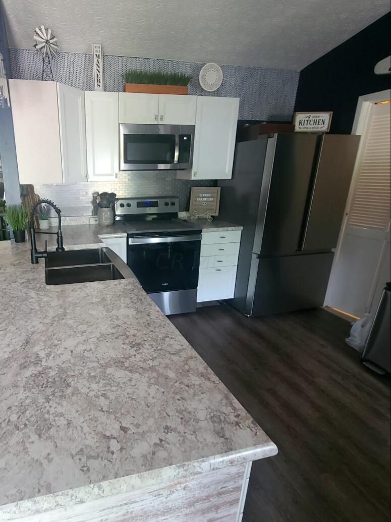6275 Emberwood Road Dublin, OH 43017 - Photo 10 of 14 New Cabinets & Countertops