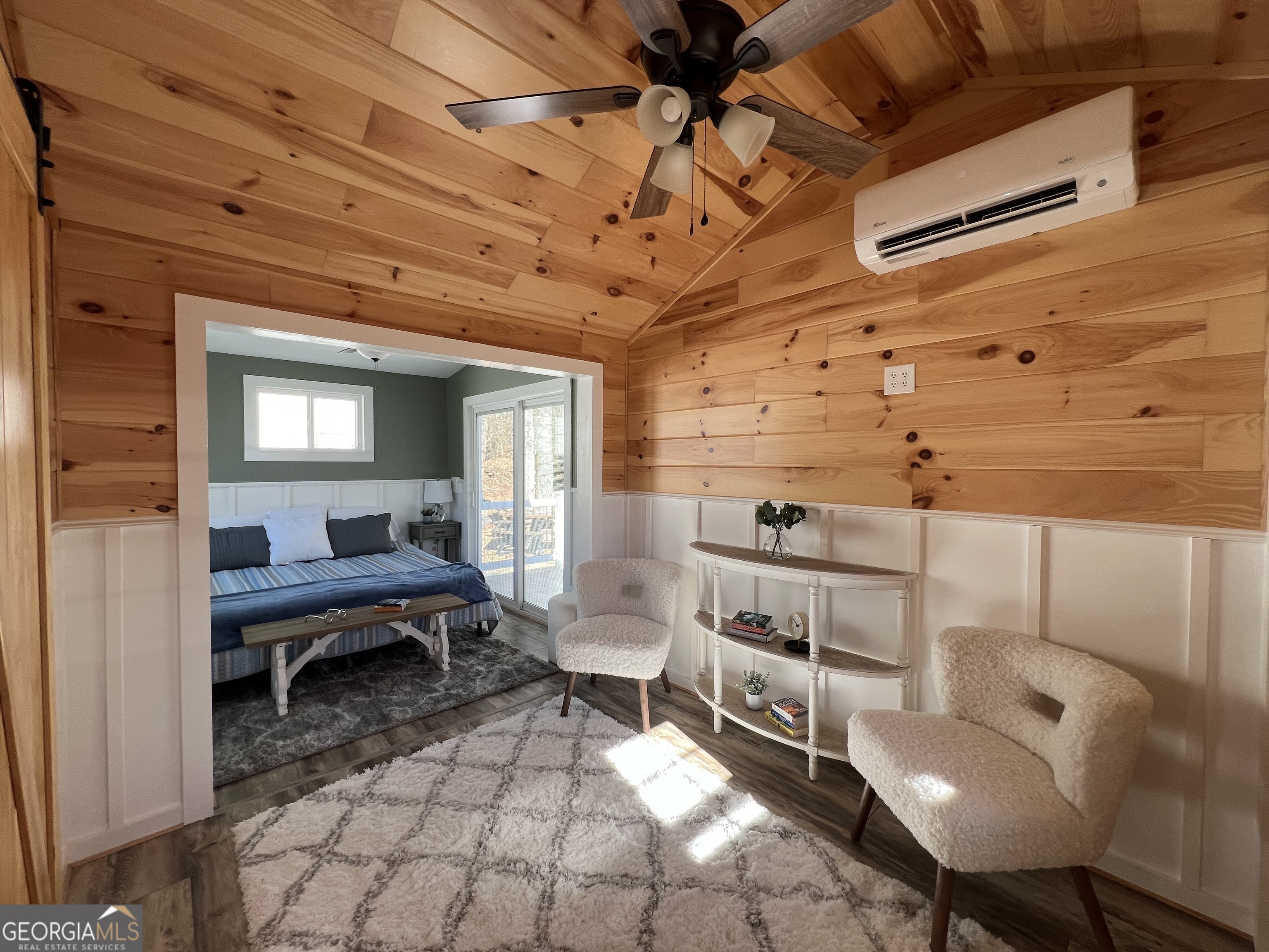 4960 Laurel Lodge Road, Unit 41 Clarkesville, GA 30523 - Photo 20 of 46 a living room with furniture