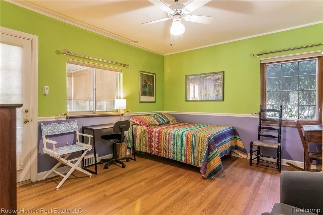 903 Fisher Road Grosse Pointe, MI 48230 - Photo 22 of 38 022-Bedroom-2942525-medium.jpg