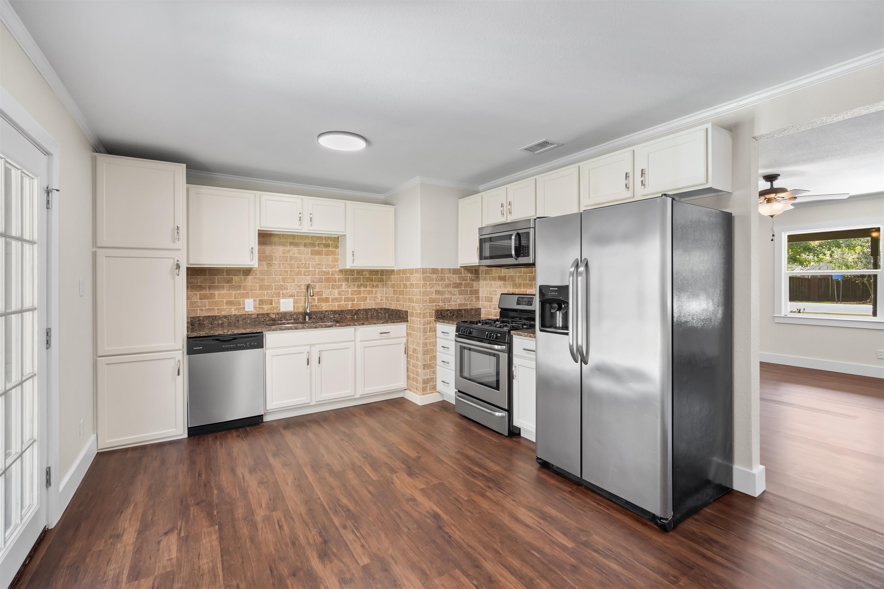 9149 County Road 64, Unit 64 Daphne, AL 36526 - Photo 9 of 24 Kitchen