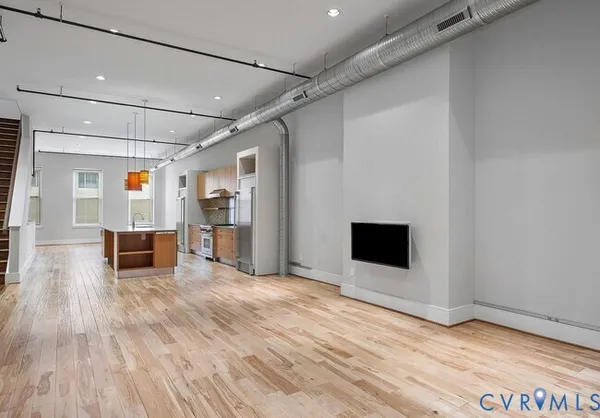 $2,950 | 105 East Broad Street, Unit 2B, Richmond, VA 23219