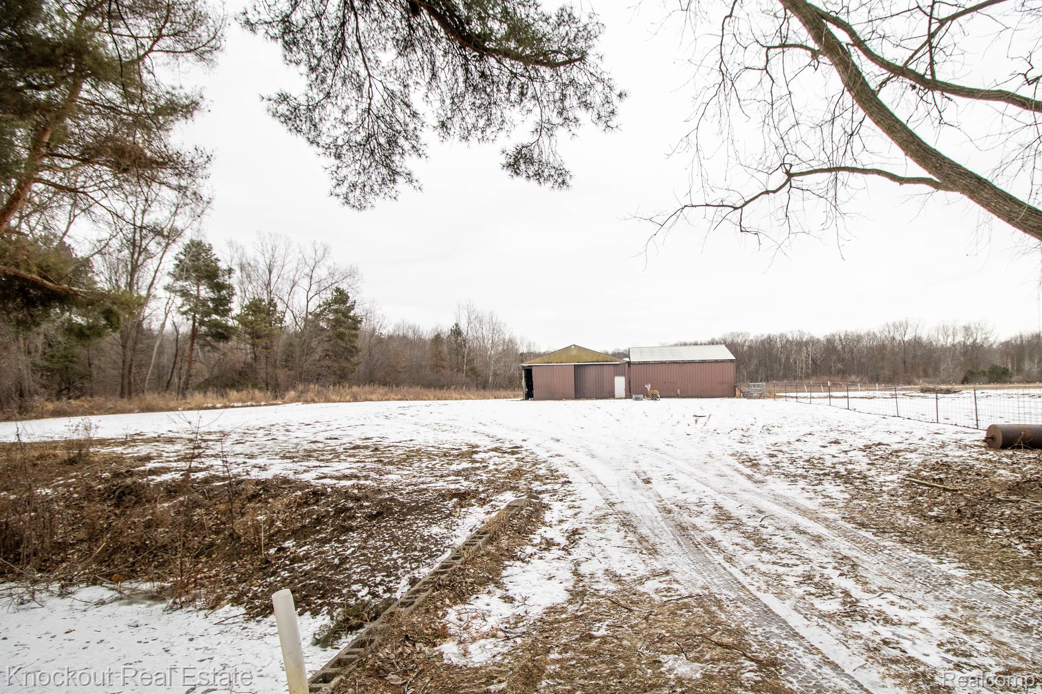 10326 Duffield Road Montrose, MI 48457 - Photo 24 of 29 large barn for animals or projects