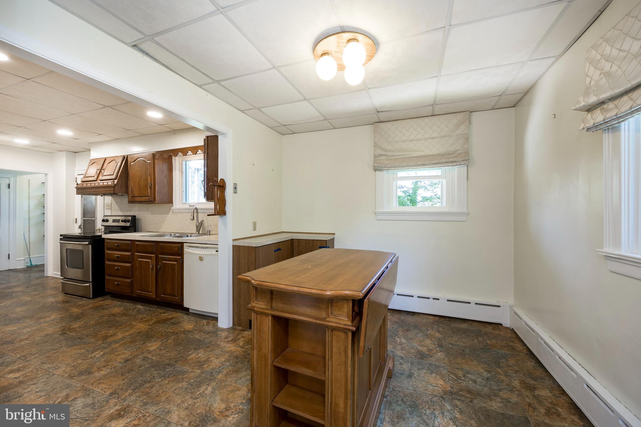 539 Beverly Boulevard Upper Darby, PA 19082 - Photo 11 of 33