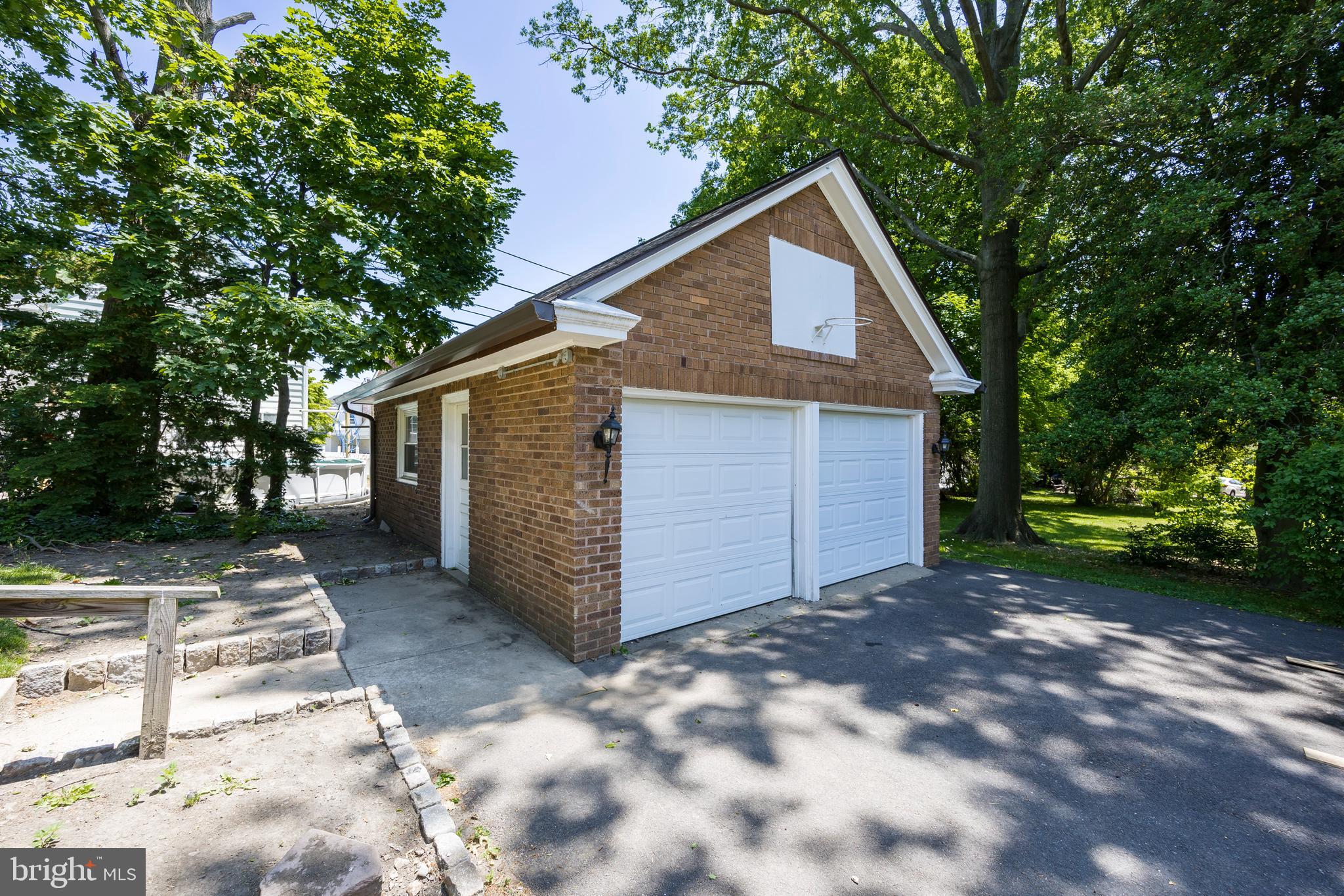 539 Beverly Boulevard Upper Darby, PA 19082 - Photo 6 of 33