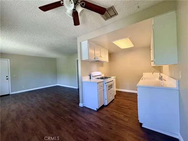 $2,200 | 1452 3rd Street, Unit 6, La Verne, CA 91750
