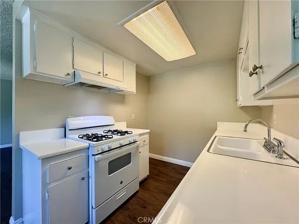 $2,200 | 1452 3rd Street, Unit 6, La Verne, CA 91750