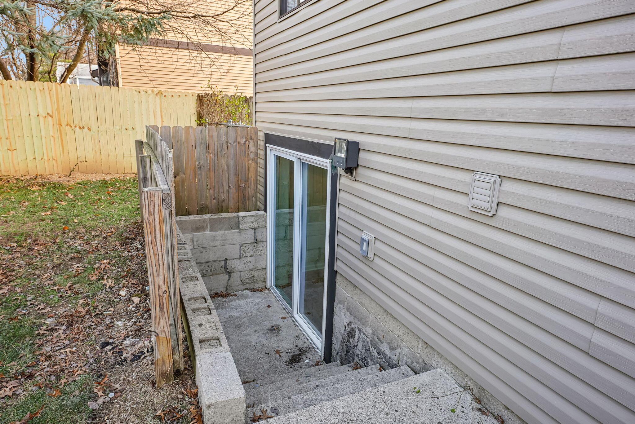 6482 Hurlingham Road Reynoldsburg, OH 43068 - Photo 34 of 40 8-web-or-mls-6482-hurlingham-rd