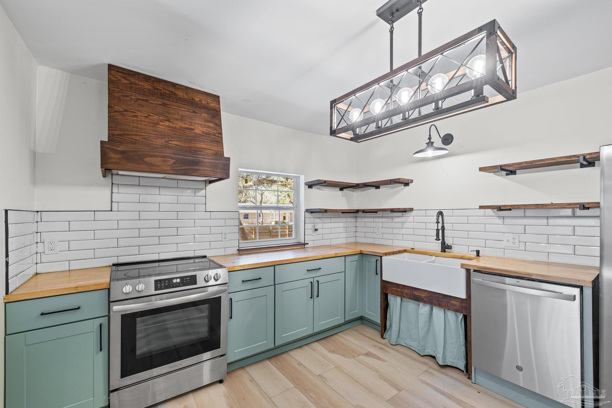 5324 Cathy Street Milton, FL 32583 - Photo 3 of 33