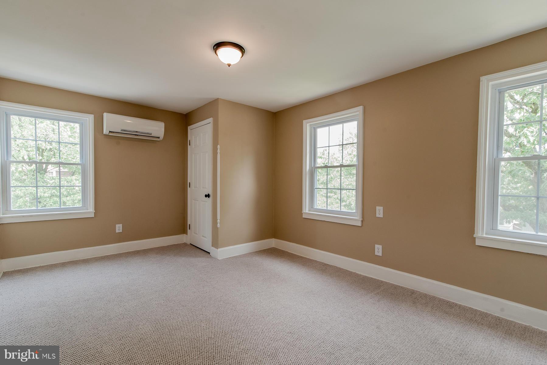 34 Eastship Road Baltimore, MD 21222 - Photo 11 of 19 an empty room with windows
