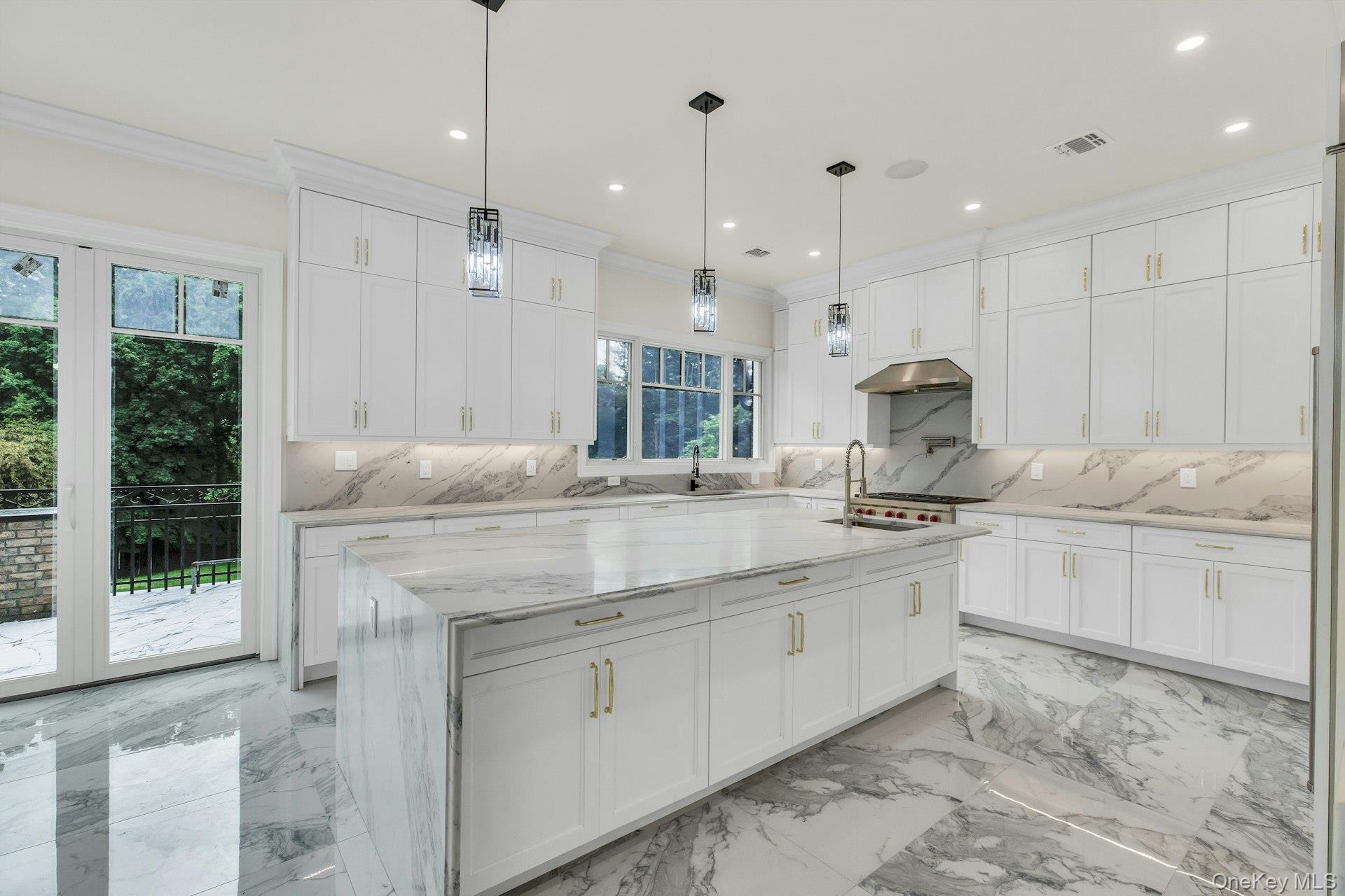 12 Saddle Ridge Road Old Westbury, NY 11568 - Photo 15 of 50
