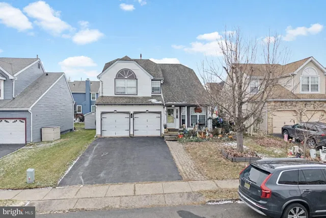 $445,000 | 18 Dryden Drive, Burlington, NJ 08016