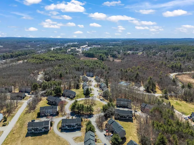 $375,000 | 5 Lynn Drive, Merrimack, NH 03054