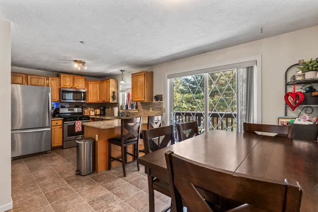 $375,000 | 5 Lynn Drive, Merrimack, NH 03054