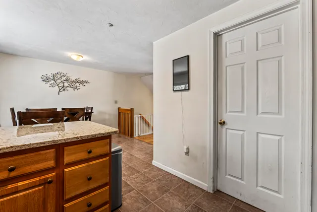 $375,000 | 5 Lynn Drive, Merrimack, NH 03054