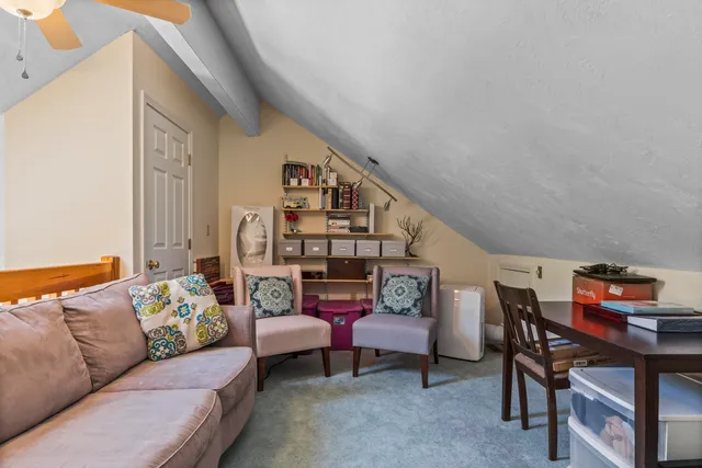 $375,000 | 5 Lynn Drive, Merrimack, NH 03054