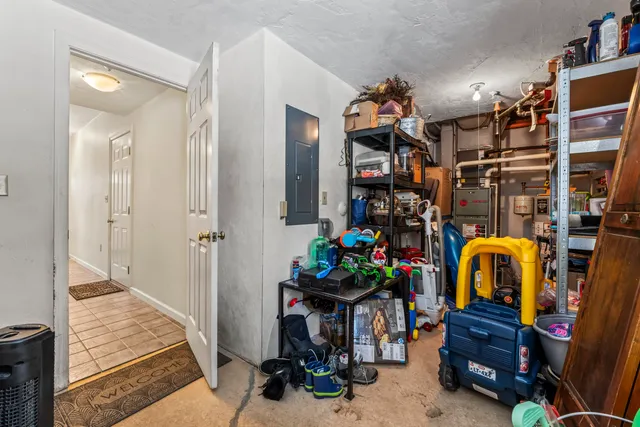 $375,000 | 5 Lynn Drive, Merrimack, NH 03054