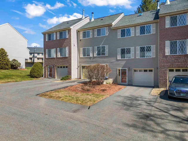 $375,000 | 5 Lynn Drive, Merrimack, NH 03054