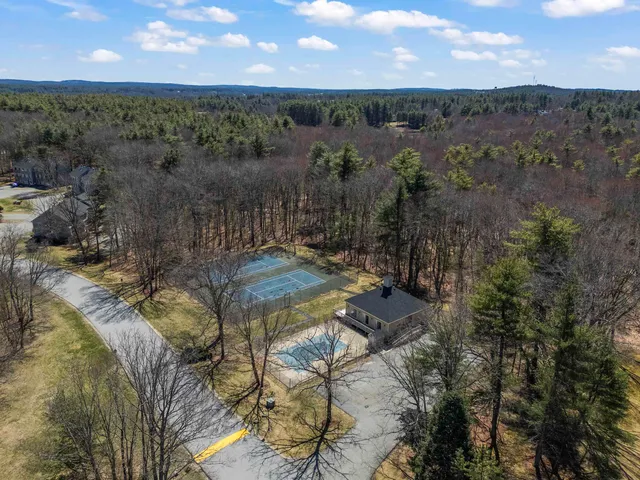 $375,000 | 5 Lynn Drive, Merrimack, NH 03054