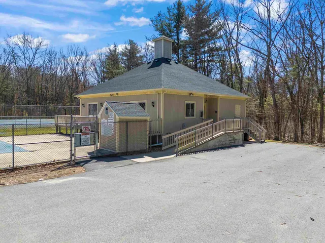 $375,000 | 5 Lynn Drive, Merrimack, NH 03054