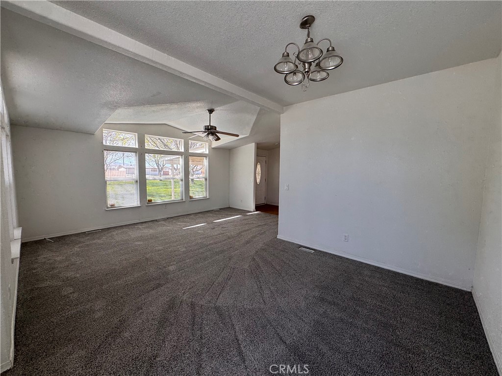 26362 Community Boulevard Barstow, CA 92311 - Photo 6 of 34 Dinning area looking into the living room