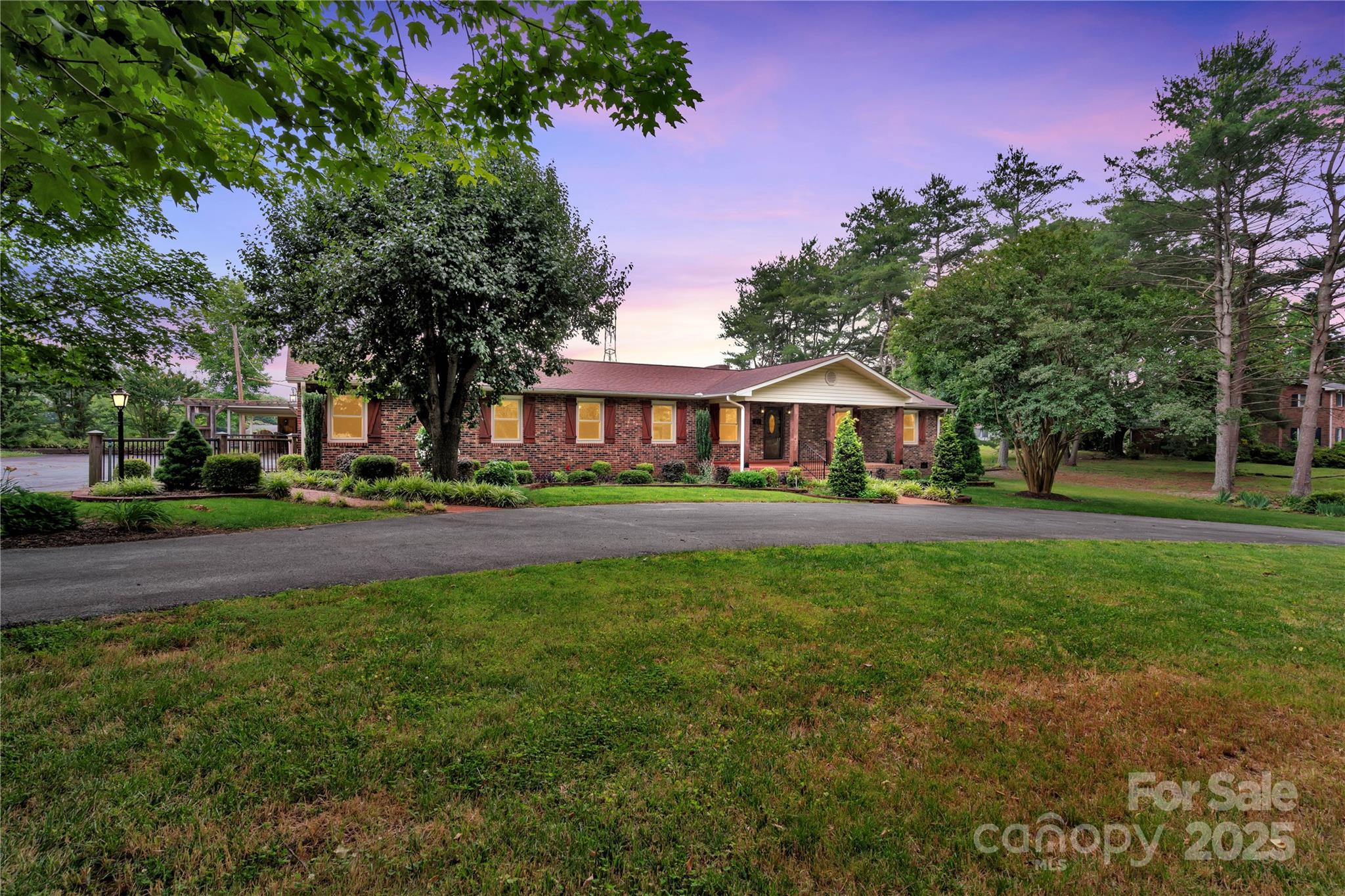 268 State Rd S-42-4322 Chesnee, SC 29323 - Photo 2 of 44 a front view of a house with a yard