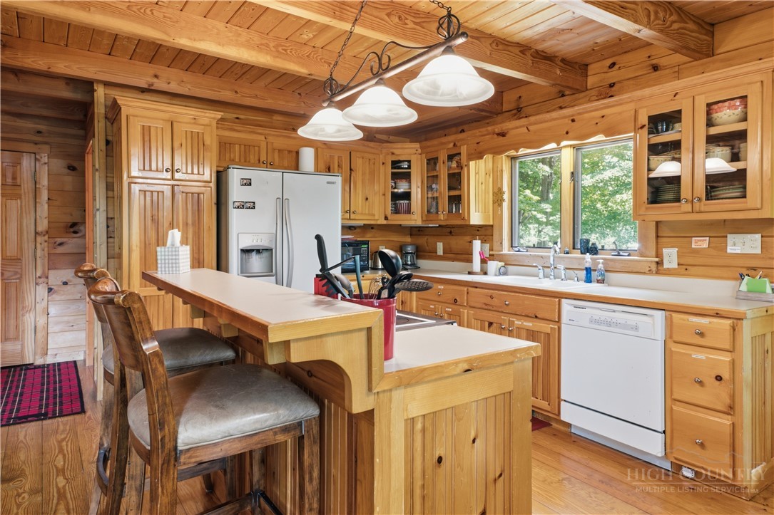 181 Enchanted Woods Road Seven Devils, NC 28604 - Photo 6 of 28