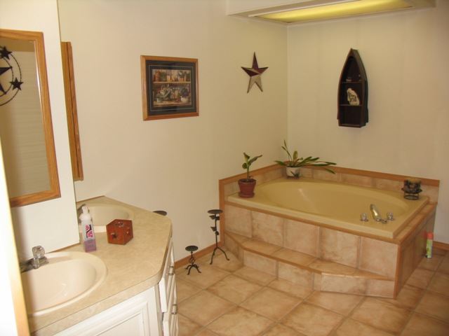 5712 East Oregon Road Elk, WA 99009 - Photo 6 of 9