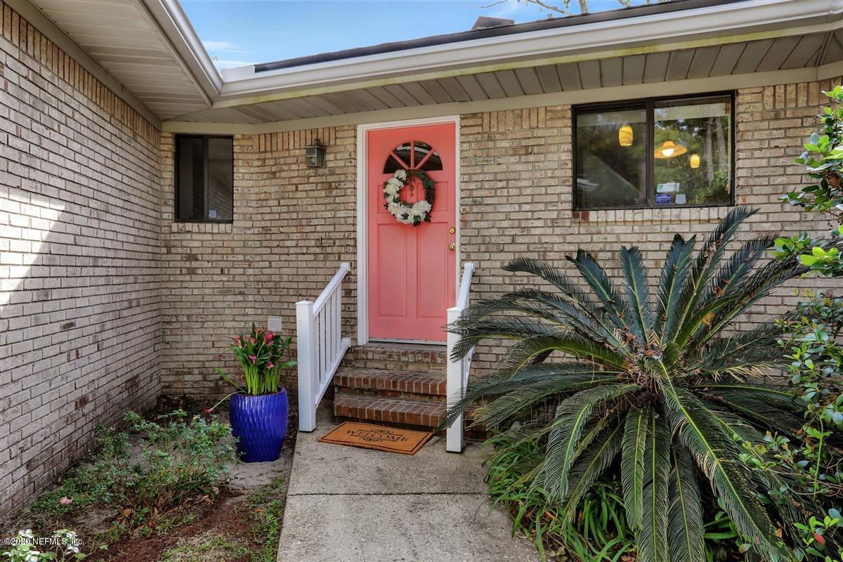 296 Broward Road Jacksonville, FL 32218 - Photo 4 of 28 05-Entryway
