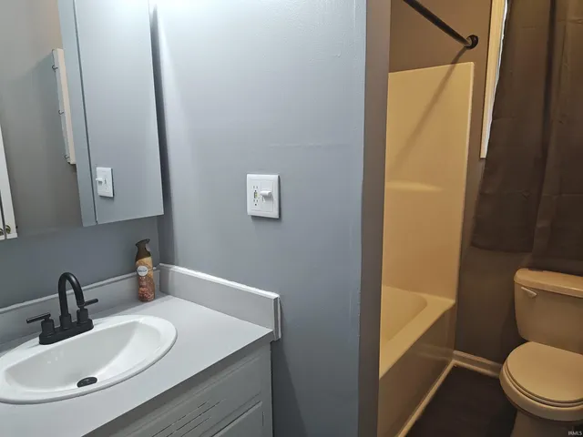 $172,500 | 931 9th Street, Tell City, IN 47586