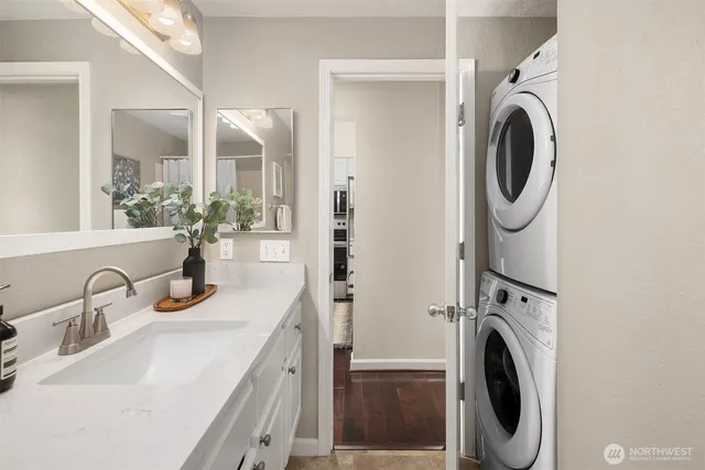 $625,000 | 12010 98th Avenue Northeast, Unit 307, Kirkland, WA 98034