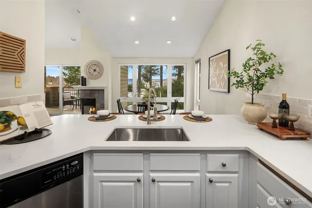 $625,000 | 12010 98th Avenue Northeast, Unit 307, Kirkland, WA 98034
