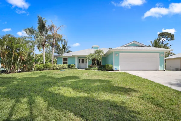 $3,200 | 3013 Jefferson Street, Stuart, FL 34997