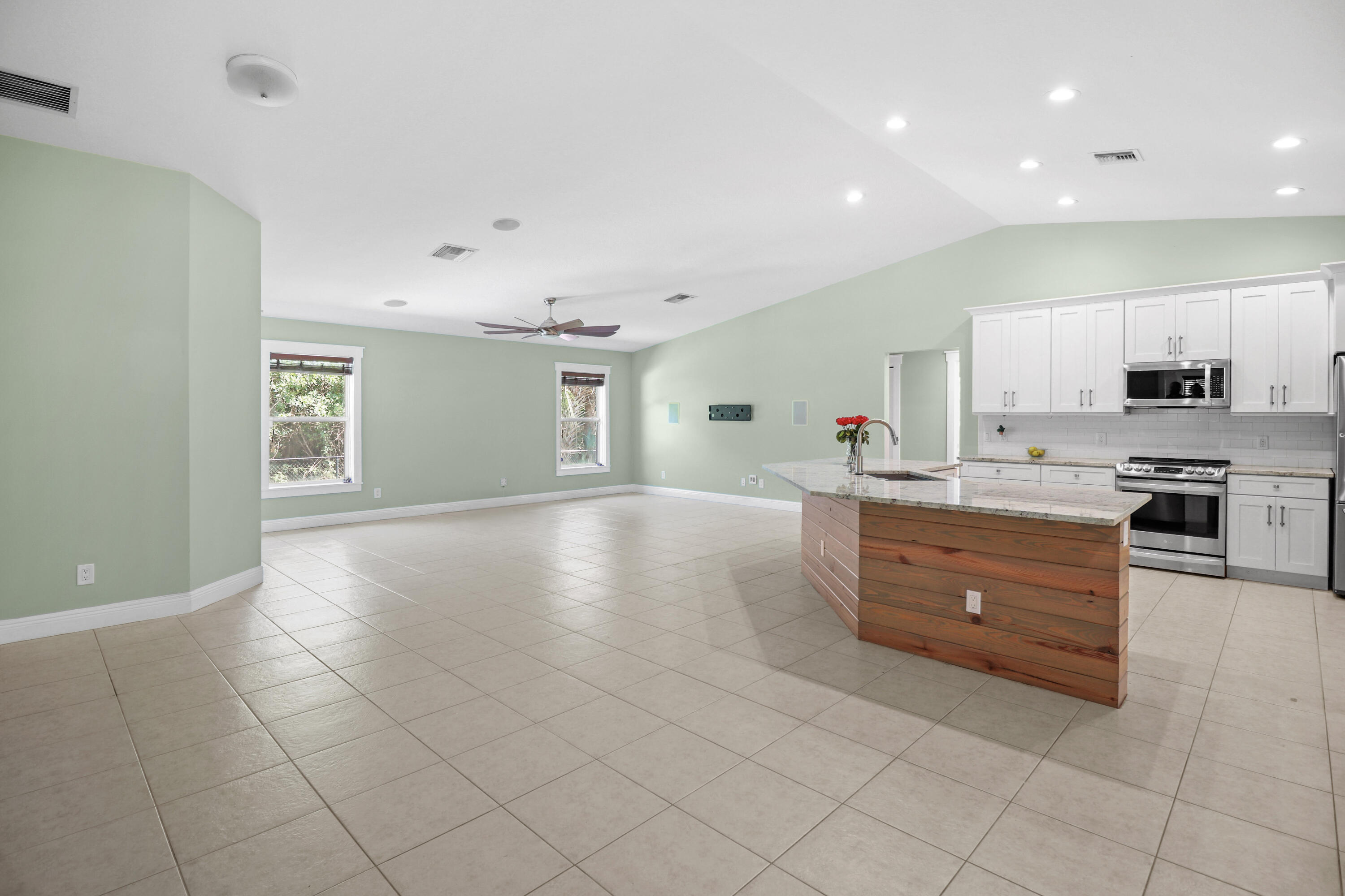 3013 Jefferson Street Stuart, FL 34997 - Photo 11 of 41 10-IMG_2326