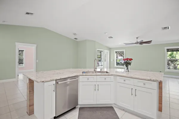 $3,200 | 3013 Jefferson Street, Stuart, FL 34997