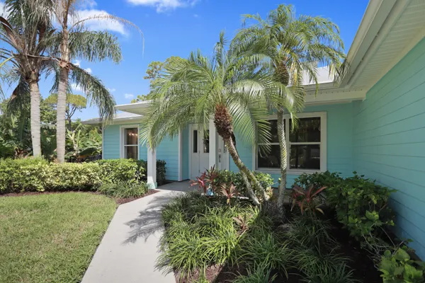 $3,200 | 3013 Jefferson Street, Stuart, FL 34997