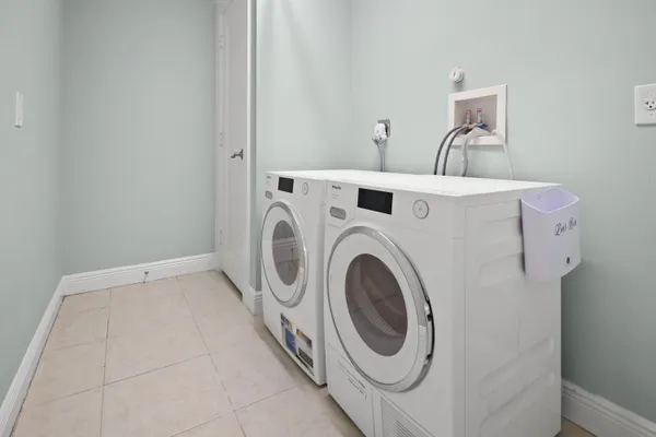 $3,200 | 3013 Jefferson Street, Stuart, FL 34997