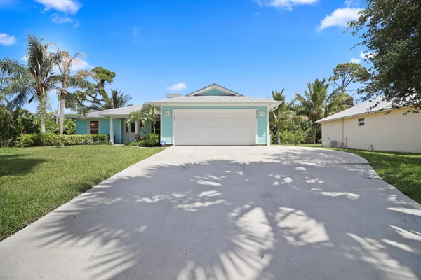 $3,200 | 3013 Jefferson Street, Stuart, FL 34997