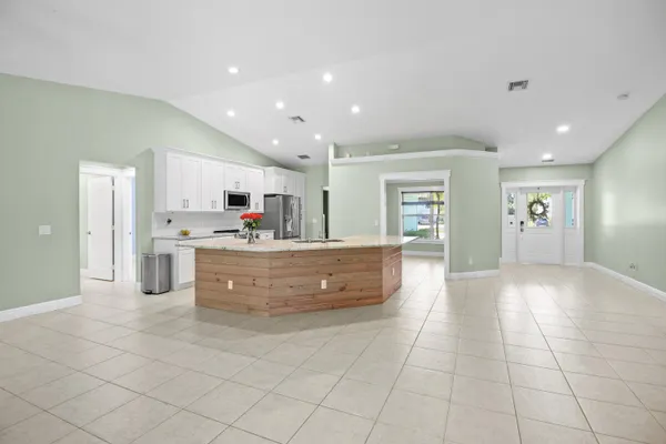 $3,200 | 3013 Jefferson Street, Stuart, FL 34997