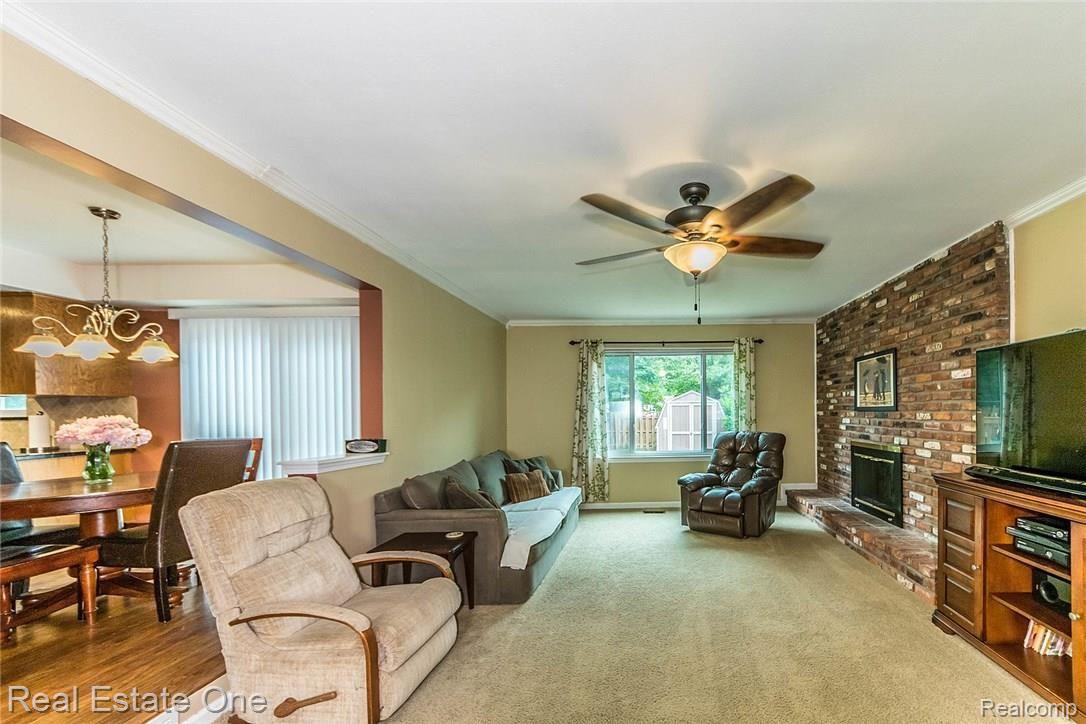 6127 Wedgewood Road Canton, MI 48187 - Photo 15 of 37 Another angle of the huge great room/family room.