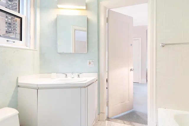 $3,800,000 | 1075 Park Avenue, Unit 3D | Upper East Side