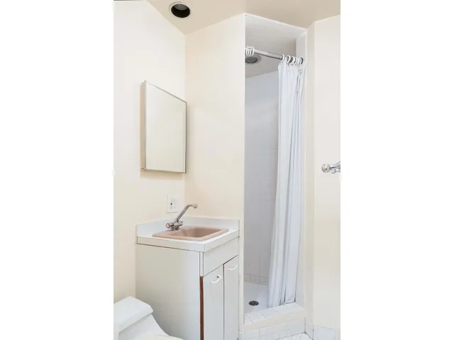 $3,800,000 | 1075 Park Avenue, Unit 3D | Upper East Side