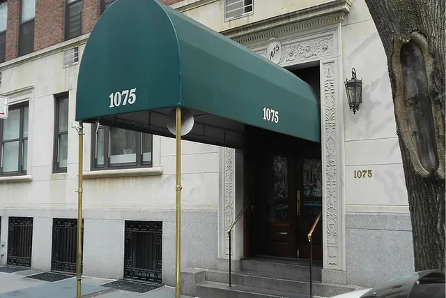 $3,800,000 | 1075 Park Avenue, Unit 3D | Upper East Side