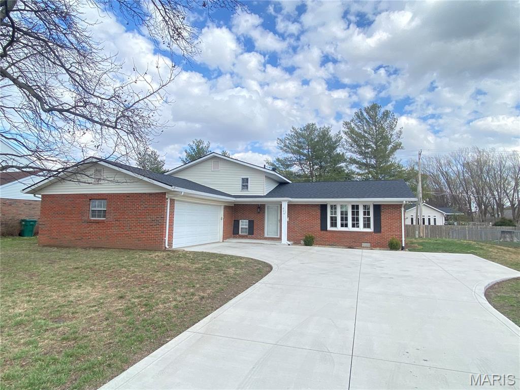 604 North Smiley Street O'Fallon, IL 62269 - Photo 3 of 34