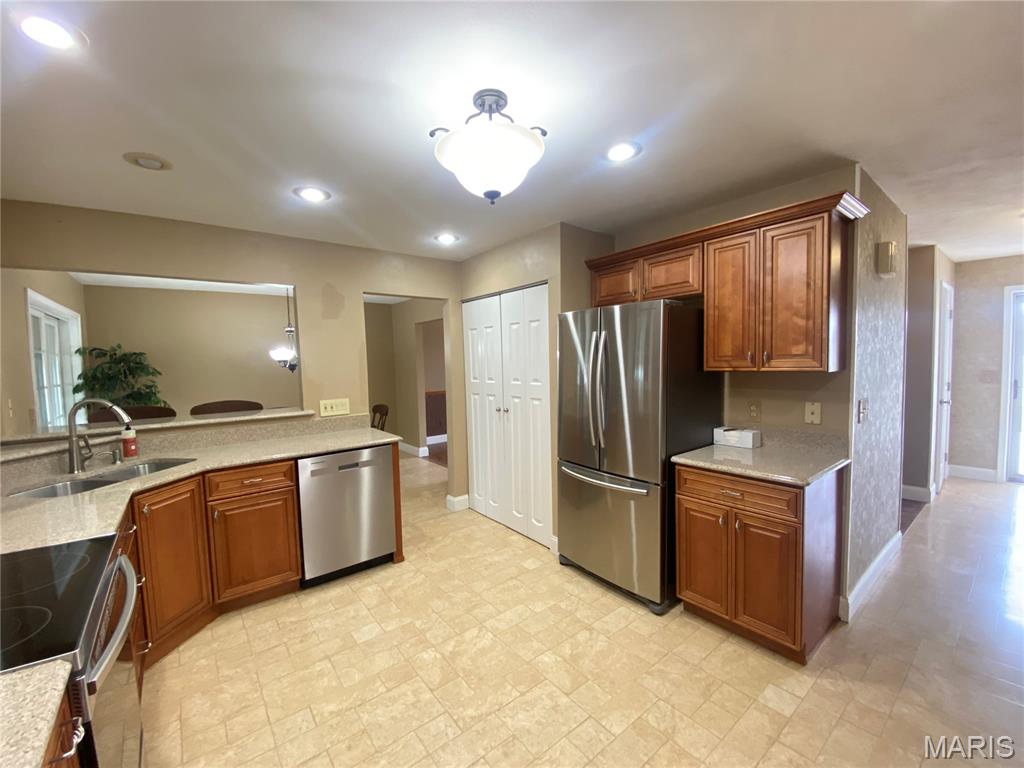 604 North Smiley Street O'Fallon, IL 62269 - Photo 7 of 34