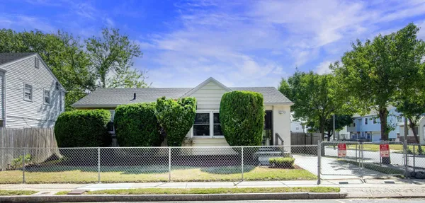 $210,000 | 424 North Kentucky Avenue, Atlantic City, NJ 08401