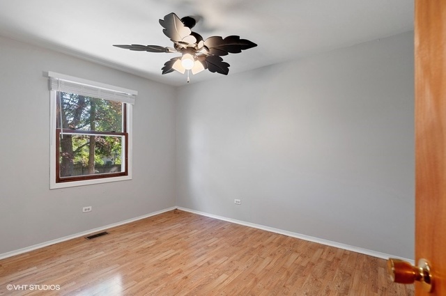 577 White Birch Road Lindenhurst, IL 60046 - Photo 14 of 25 Gallery Image 14