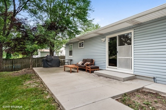 577 White Birch Road Lindenhurst, IL 60046 - Photo 20 of 25 Gallery Image 20